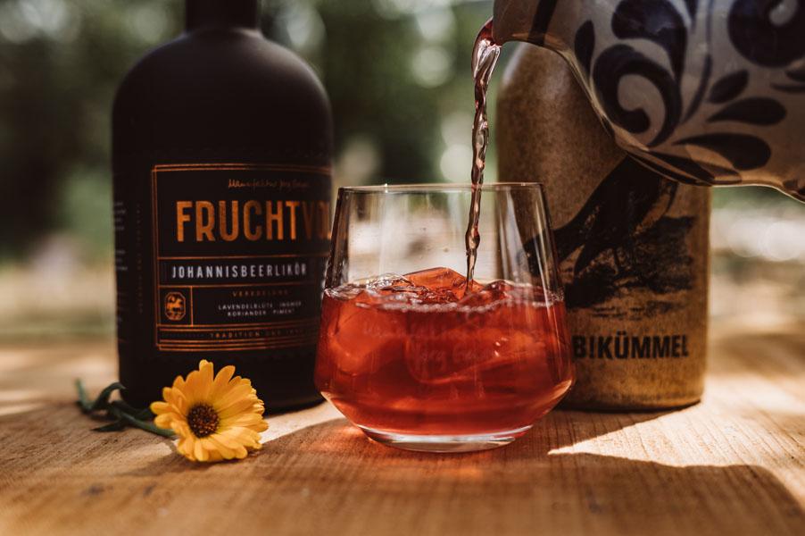Zeigt die Herstellung des Cocktails MUUH!